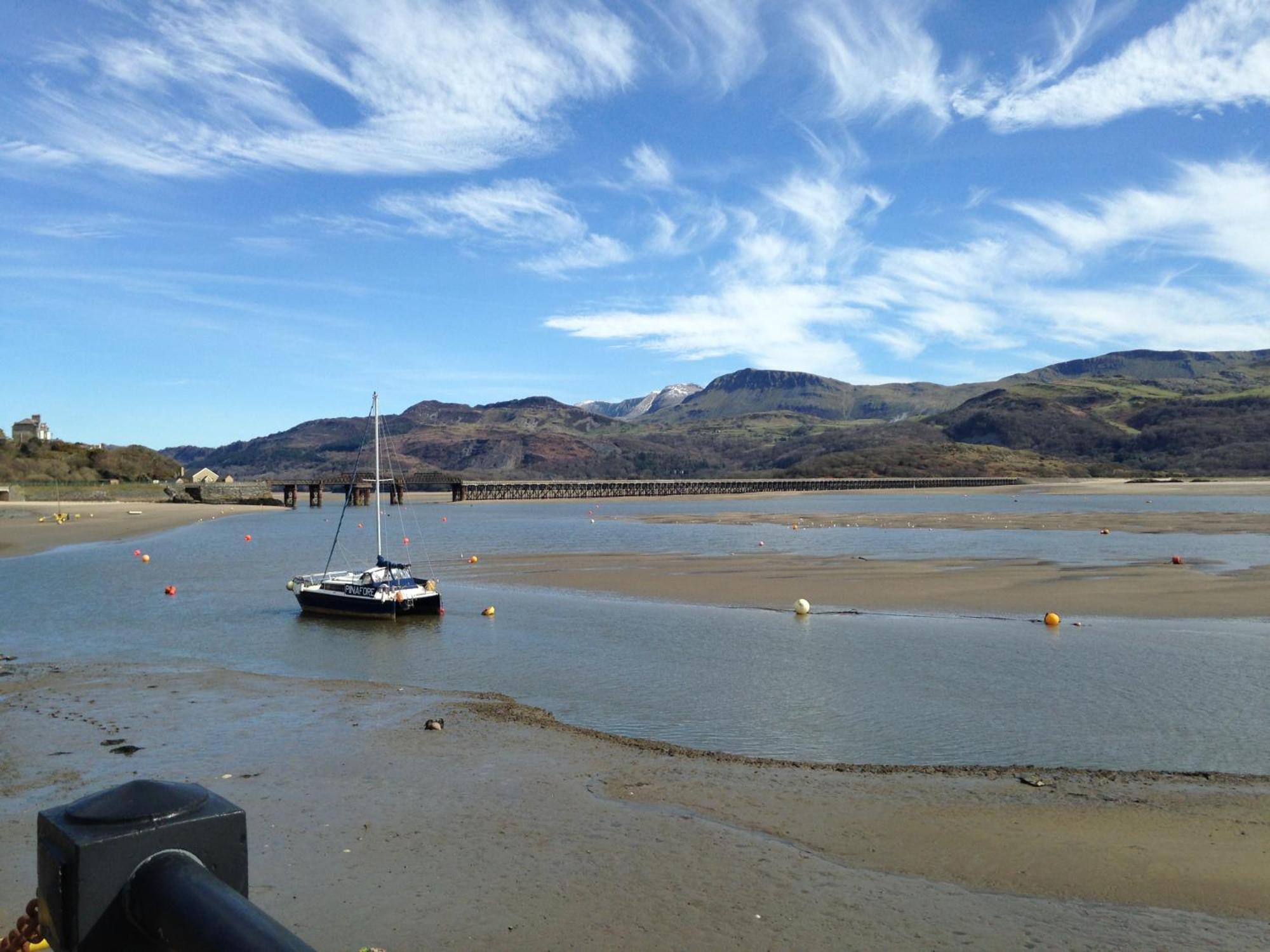 Villa Snowdonia Mawddach Escape à Dolgellau Extérieur photo