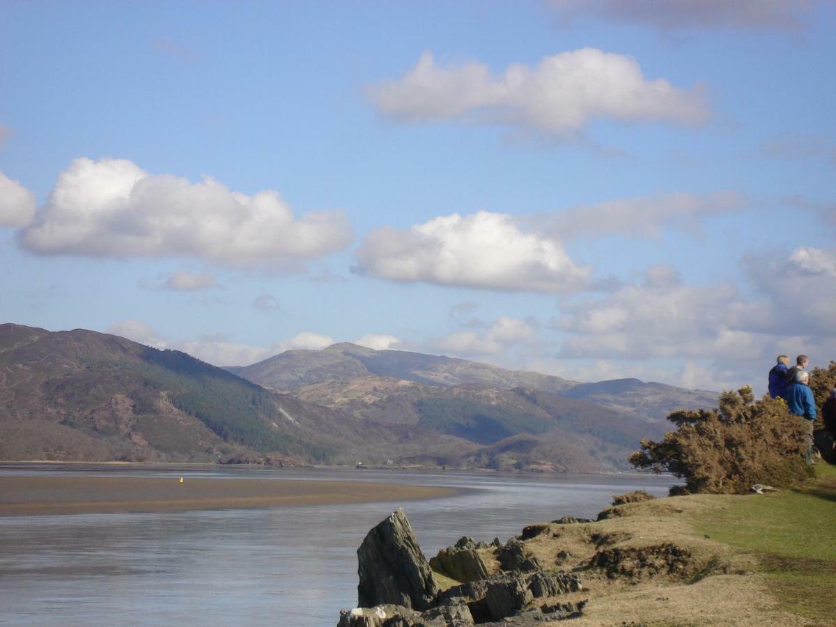 Villa Snowdonia Mawddach Escape à Dolgellau Extérieur photo