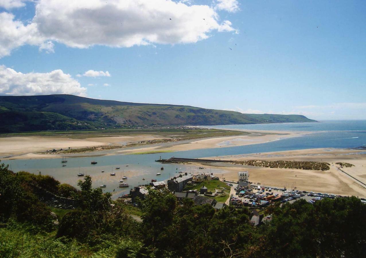 Villa Snowdonia Mawddach Escape à Dolgellau Extérieur photo
